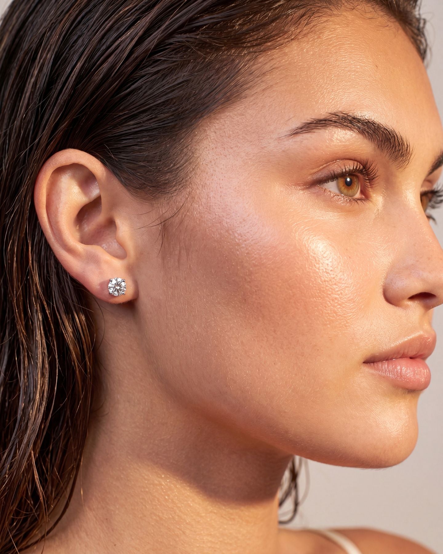 Classic Round-Cut Stud Earrings - Moissanite