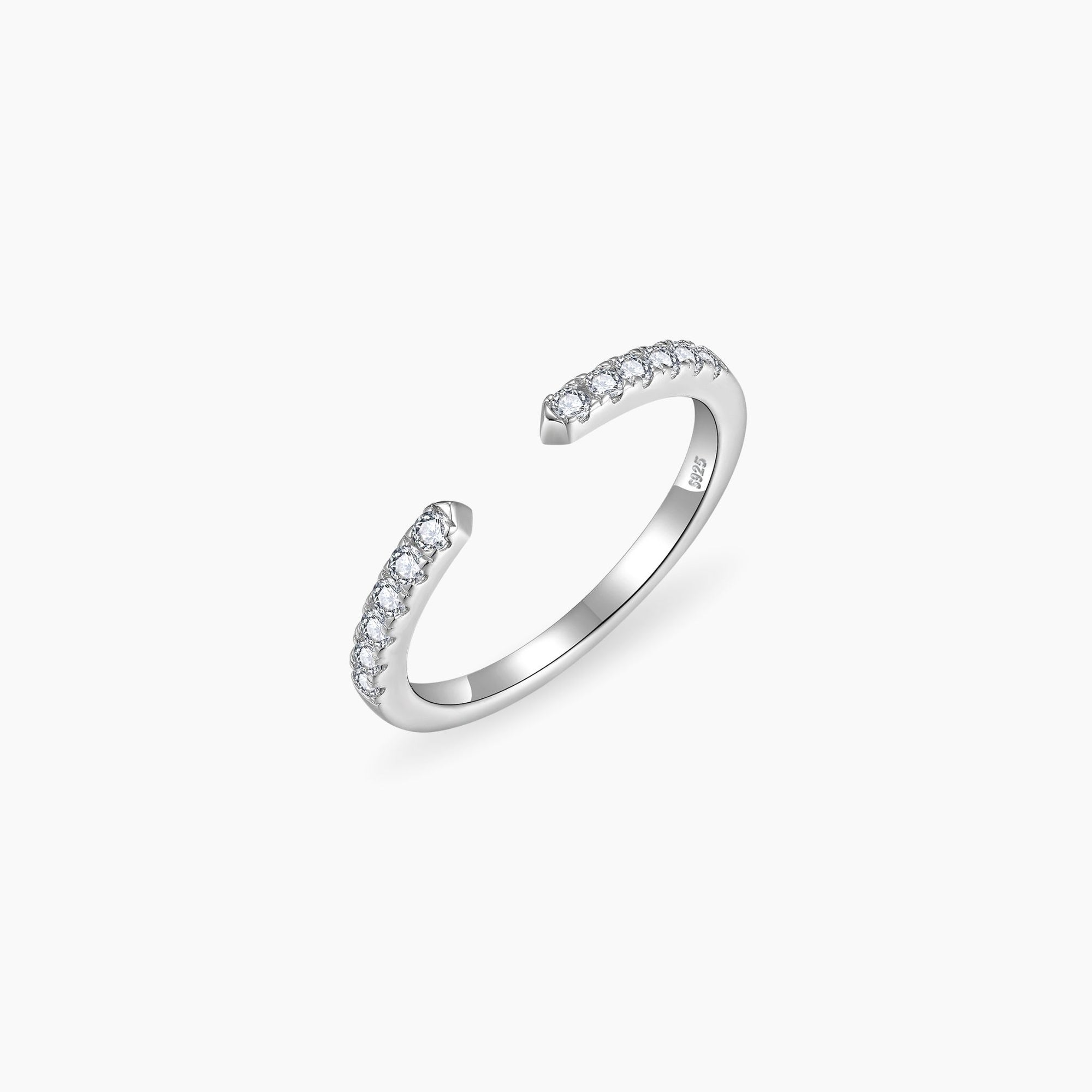 Open arc moissanite pavé ring in sterling silver – Bellari fine jewellery
Sydney fine jewellery
	•	everyday moissanite jewellery
	•	ethical fine jewellery
	•	timeless jewellery design
	•	Bellari moissanite ring